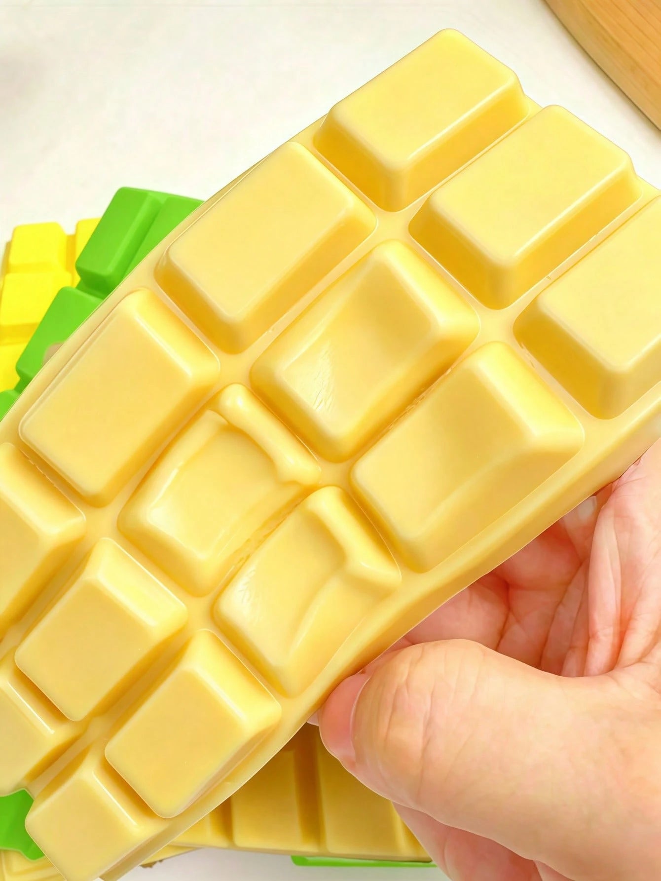 Tachimi 1pc Slow Rebound Chocolate Scented Squishy Toy, Realistic Food Sensory Stress Relief Toy, Suitable For Children, Cute Chocolate Collectible, Chocolate Squishy/Crispy Butter Squishy/Crispy Butt