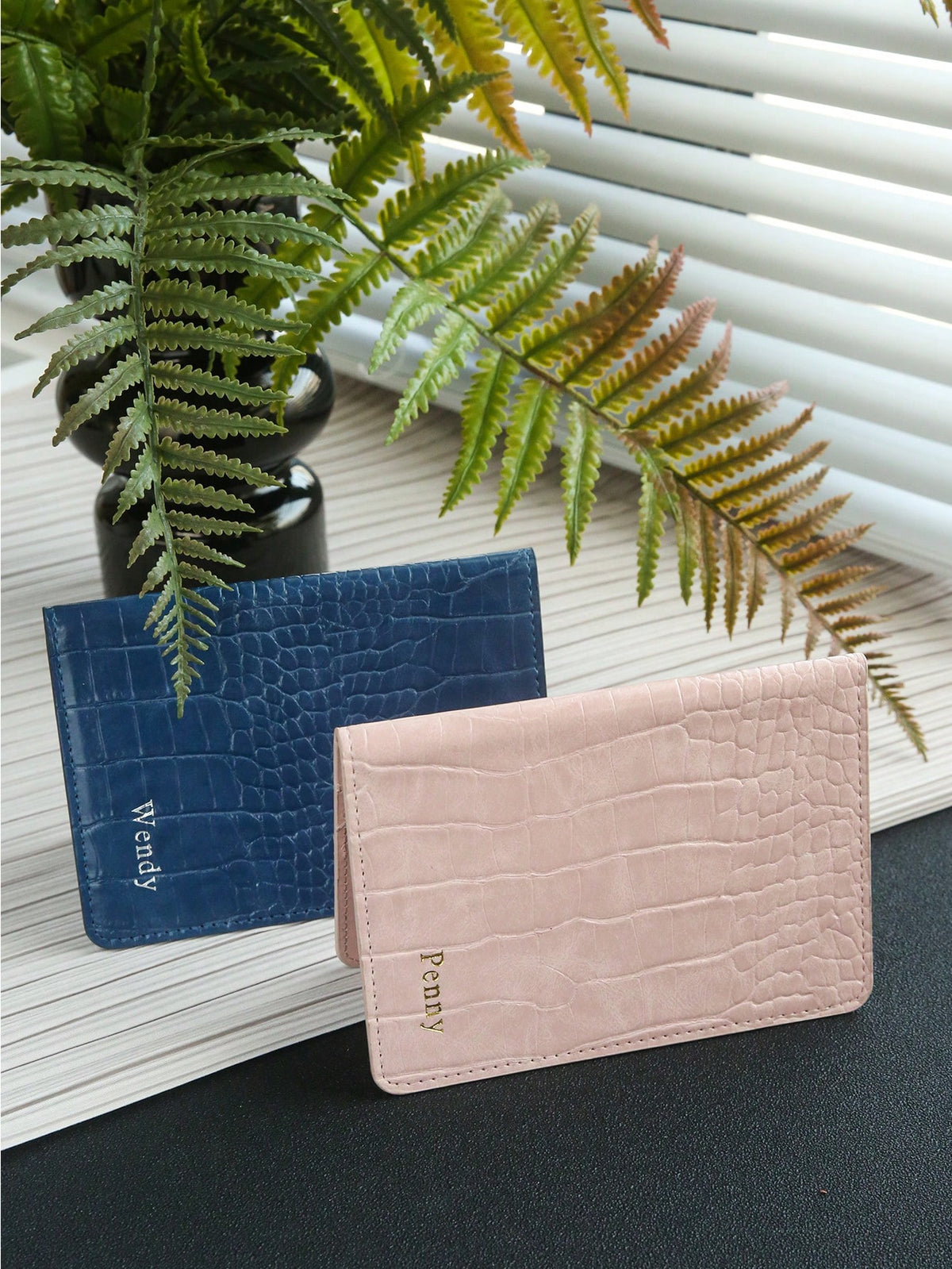 Takeoak 1pc Personalized Name Passport Holder, Customized Gold Letter Combination Faux Crocodile Leather Passport Cover, Customized Luxury Fashion Crocodile Pattern Card Holder
