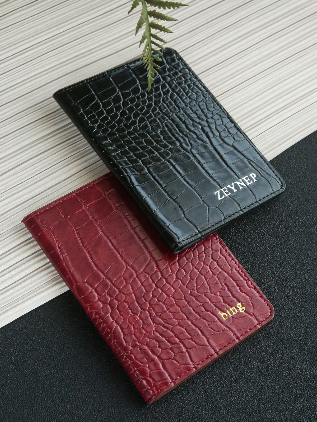 Takeoak 1pc Personalized Name Passport Holder, Customized Gold Letter Combination Faux Crocodile Leather Passport Cover, Customized Luxury Fashion Crocodile Pattern Card Holder