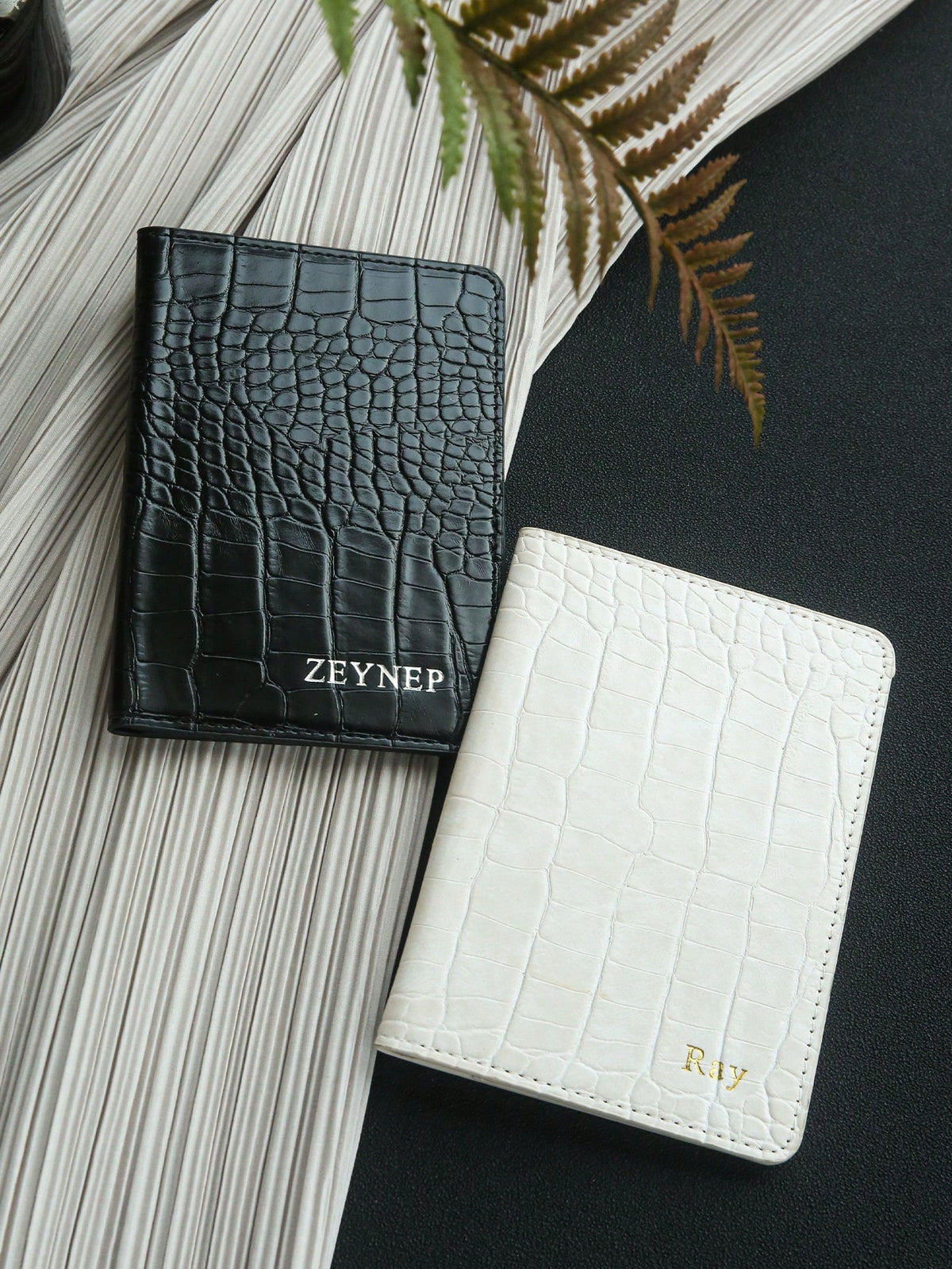 Takeoak 1pc Personalized Name Passport Holder, Customized Gold Letter Combination Faux Crocodile Leather Passport Cover, Customized Luxury Fashion Crocodile Pattern Card Holder