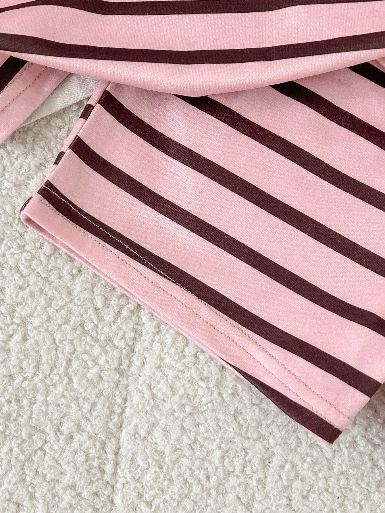 This 2 Pieces Baby Girl Casual, Minimalist, Comfortable And Cute Set Features Textured Fabric And Decorative Patches, Including A Tank Top And Straight-Leg Pants, Perfect For Spring And Summer W
