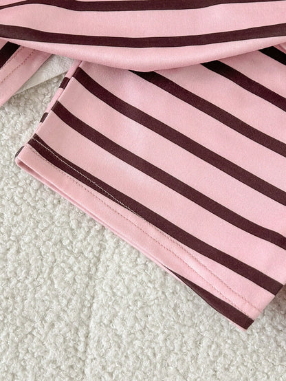 This 2 Pieces Baby Girl Casual, Minimalist, Comfortable And Cute Set Features Textured Fabric And Decorative Patches, Including A Tank Top And Straight-Leg Pants, Perfect For Spring And Summer W