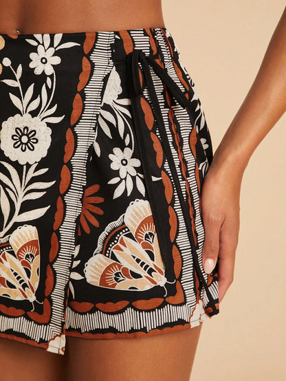 Travachic Boho 1960s Vintage Black Floral Summer Vacation Casual Holiday Beach Shorts Pants With Tie Waist Ruffle Trim For Women,Tropical Ibiza Outfits
