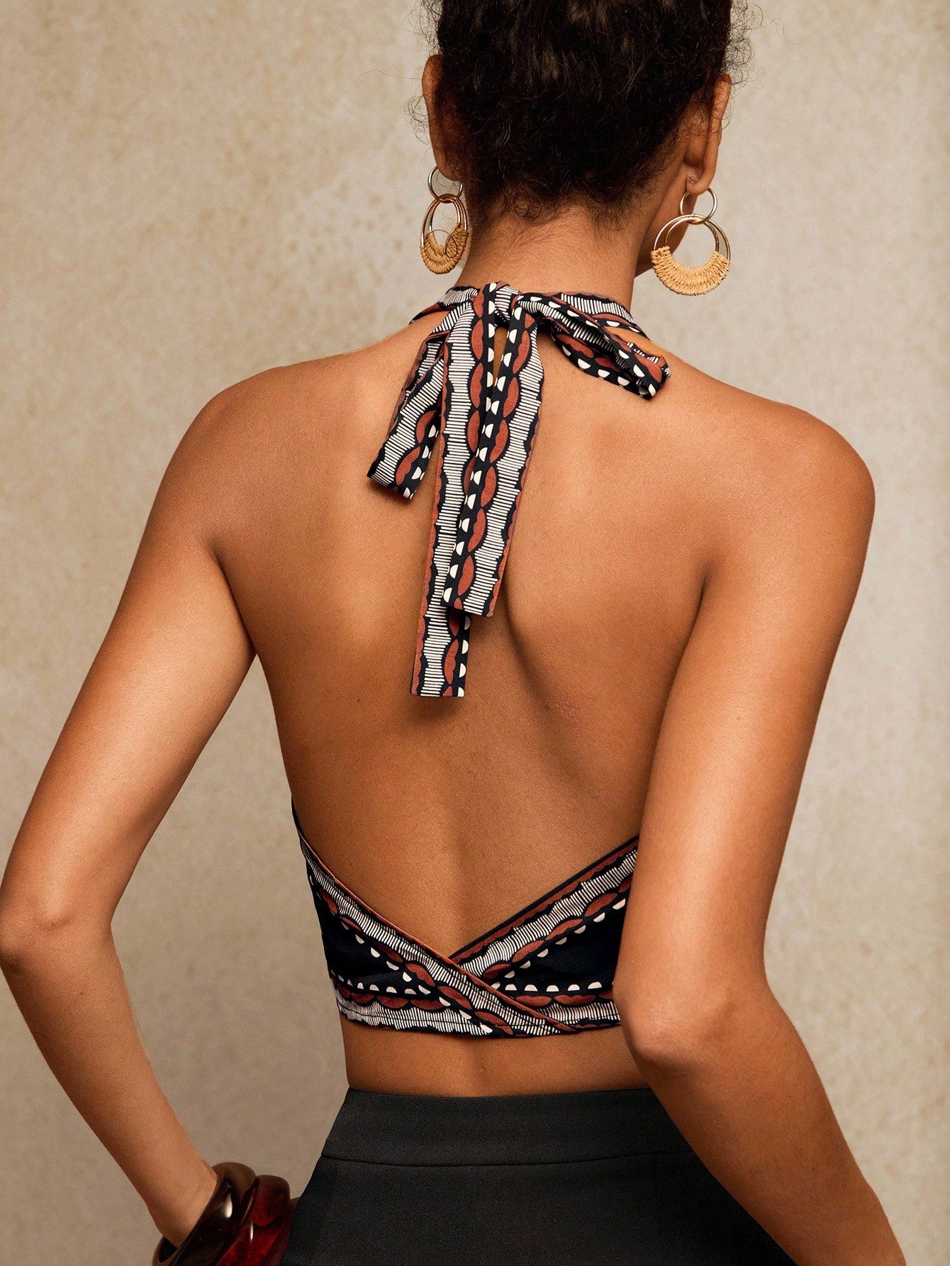 Travachic Women's Black Floral Floral Print Tie Front Halter Top,Boho Sexy Summer Holiday Vacation Wear,Casual Bohemian Chic,Elegant Tropical Ibiza Style Beach