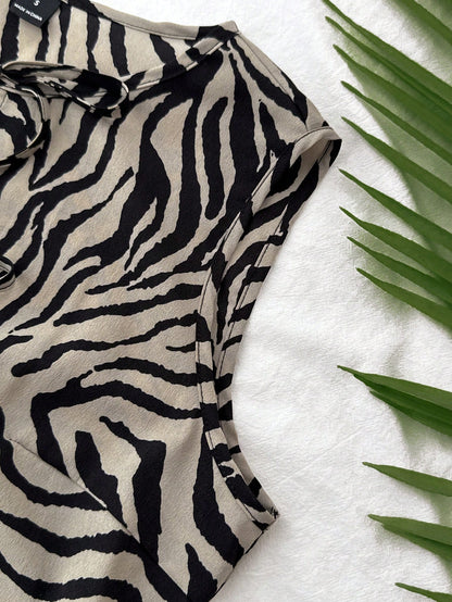 Travachic Women's Zebra Striped Printed Chiffon Peplum Hem Tank Top, Light Beige Summer Boho Sexy Tropical Holiday Vacation, Night Out Outfits, Spring Party