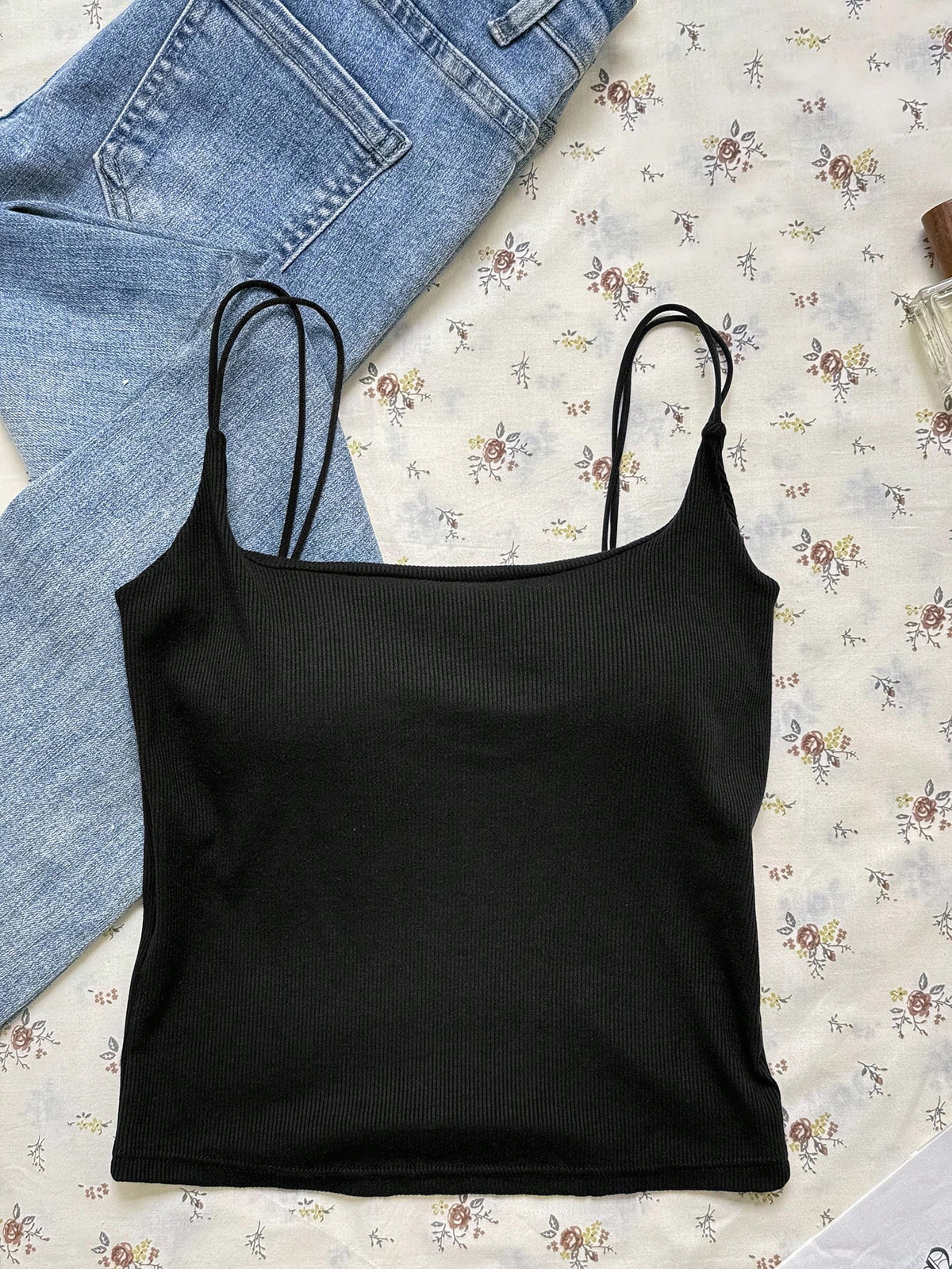 Tseoso 2 Packs Camisole Tops With Built-In Padded Bra,Black And White Ribbed Tank Top,Summer Basic Everyday Versatile Comfortable Stylish Cami For Women