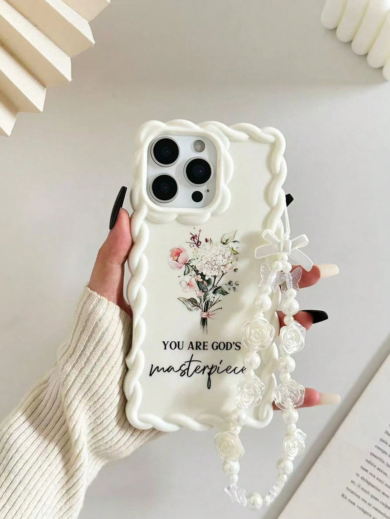 Twist Wave Edge Minimalist Premium TPU Floral Letter Painted Shockproof Phone Case Protective Cover With Beaded Bracelet Accessory Compatible With IPhone 17pro/17Air/17/17promax 16/11/16pro/16plus/16p