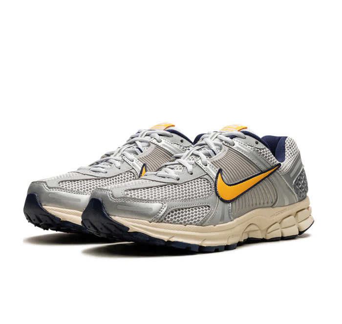 Nike Vomero 5 Pure Platinum Laser Orange