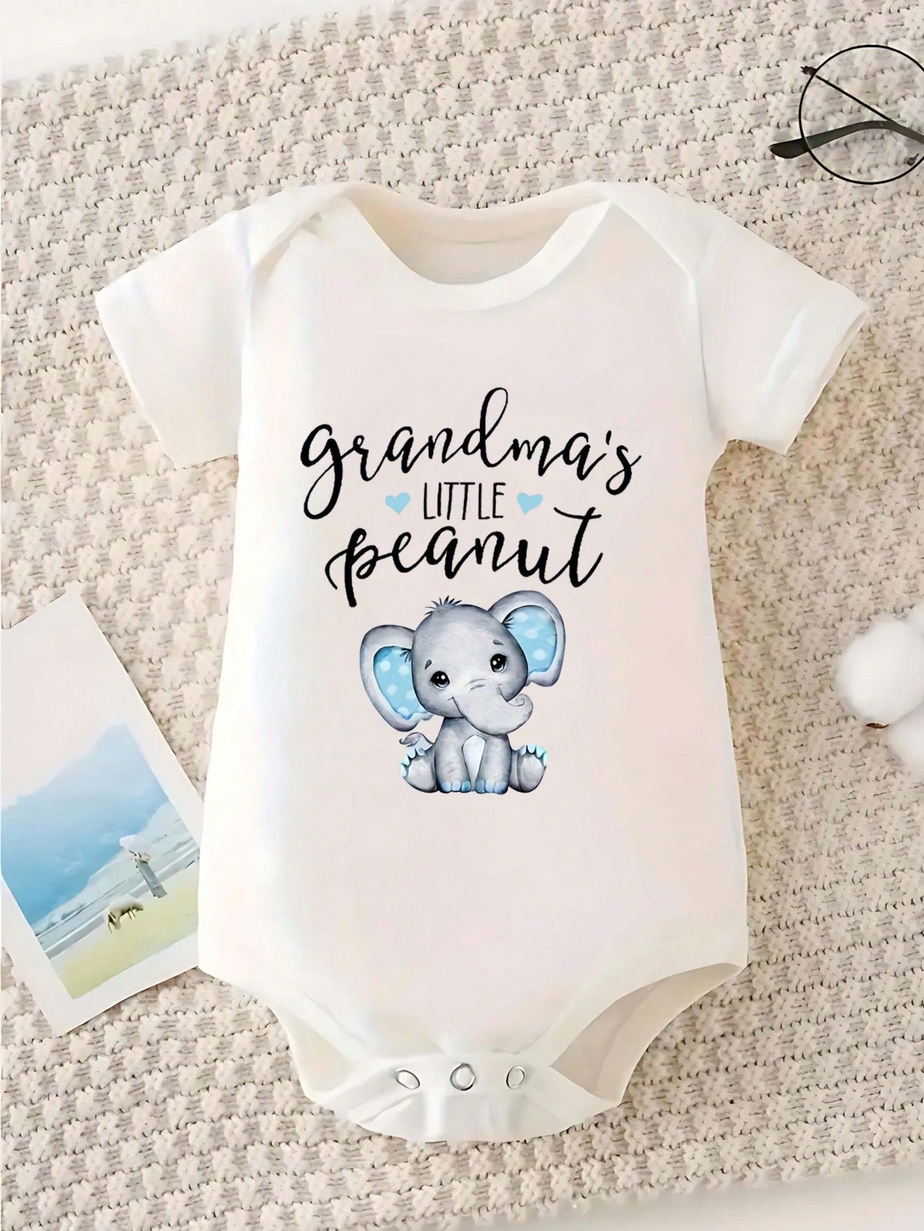 White Baby Romper With Grandma's Little Peanut Pattern Baby Boys And Girls 2025 Newborn Baby Bodysuit Casual Short Sleeve Knitted Fabric Monogram Print Regular Baby Clothing Suitable For Outdoors
