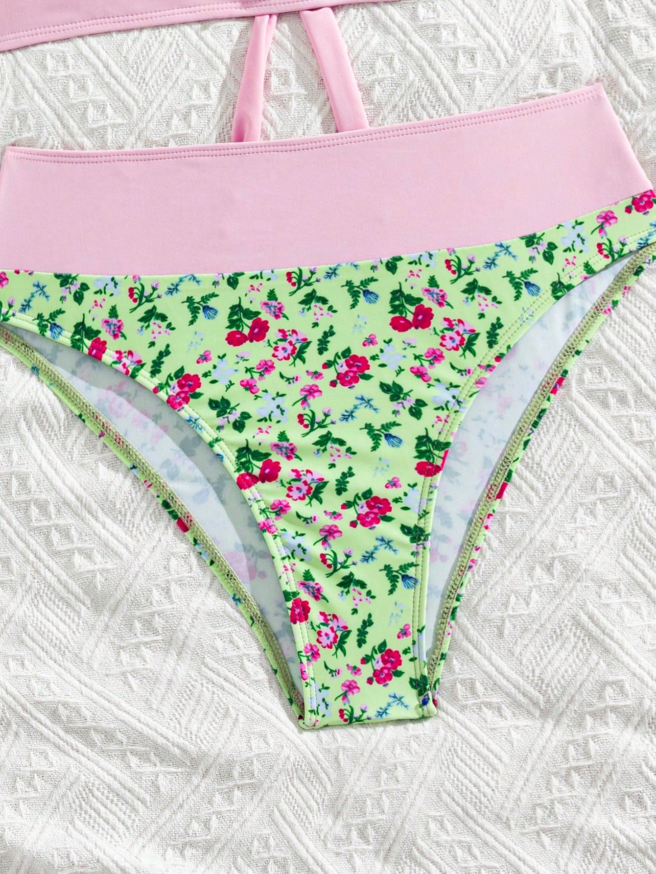 Women's New Small Floral Print Contrasting Triangle Neck Bikini 2 Pieces Set Vacation