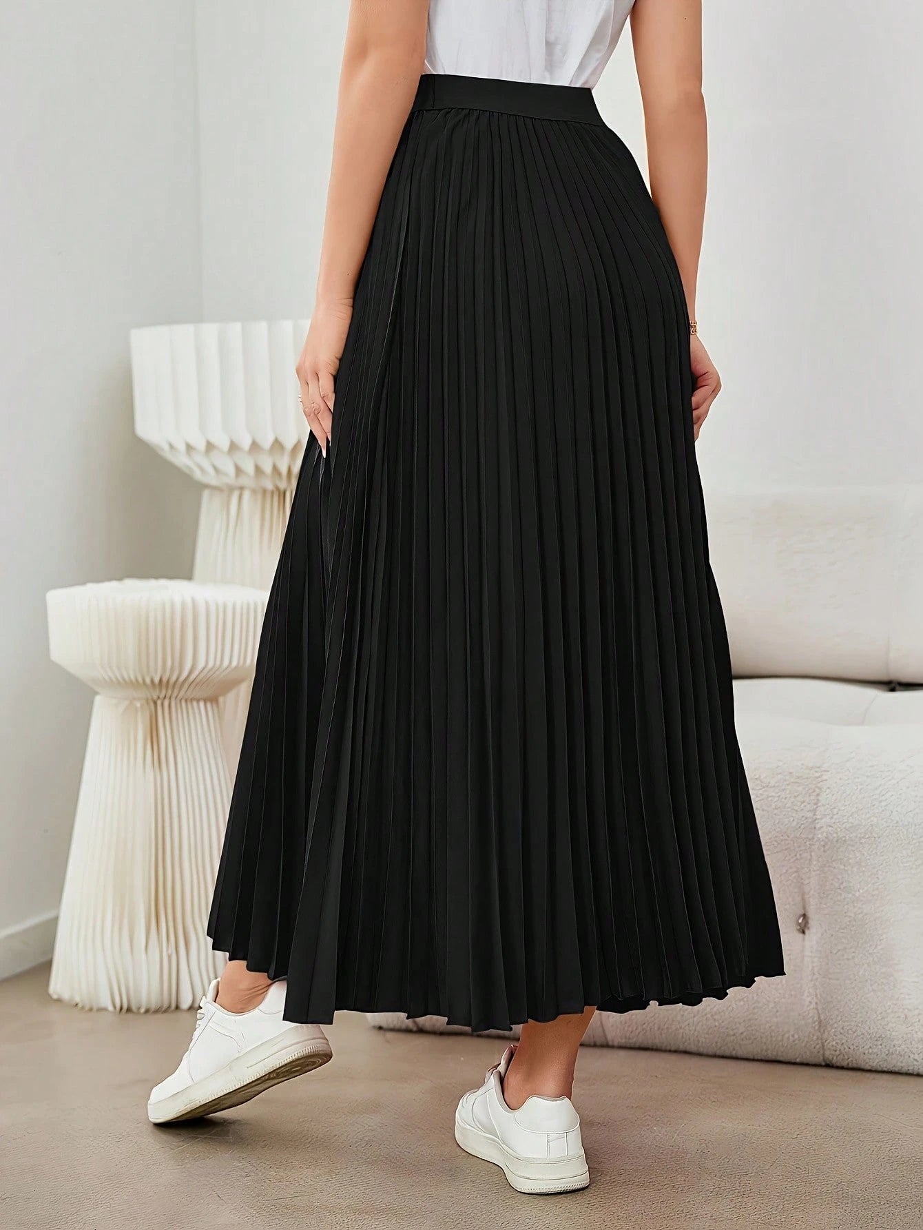Women's Simple & Elegant Versatile Fashionable Pleated Skirt Casual Black Spring