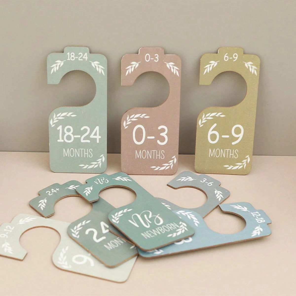 Wooden Baby Wardrobe Divider, Double-Sided Colorful Design, Suitable For Baby Room Decor, Can Separate Different Sizes Of Hangers, Ideal Gift For Christmas, Halloween, Thanksgiving