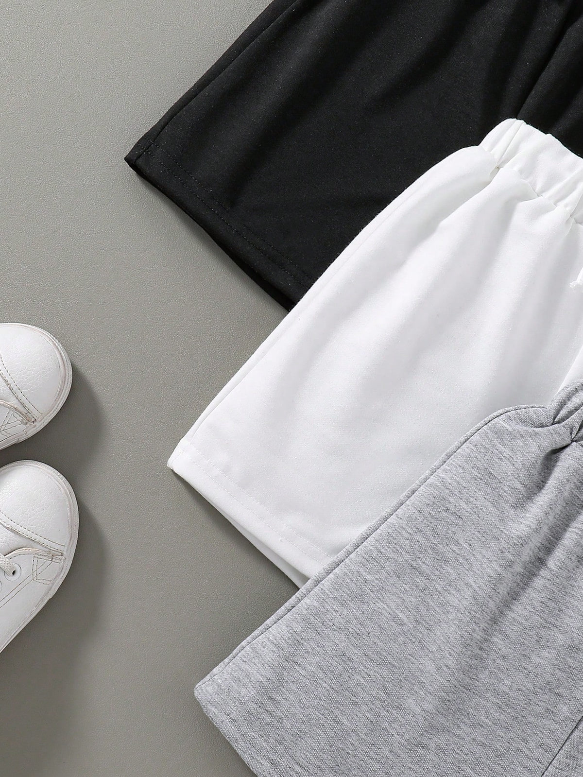 Young Boy 3pcs Solid Color Shorts Set