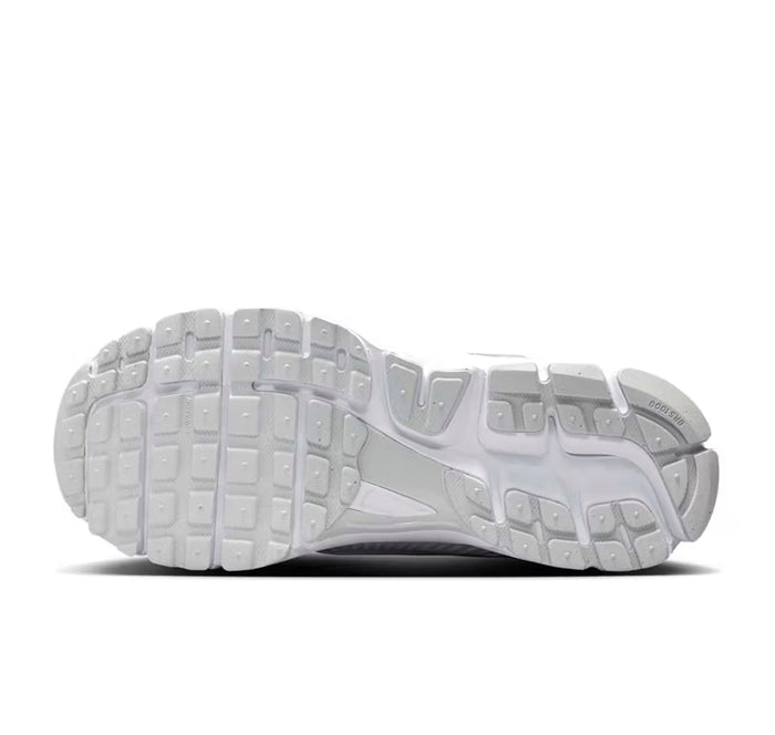 Nike Zoom Vomero 5 Chrome Toe